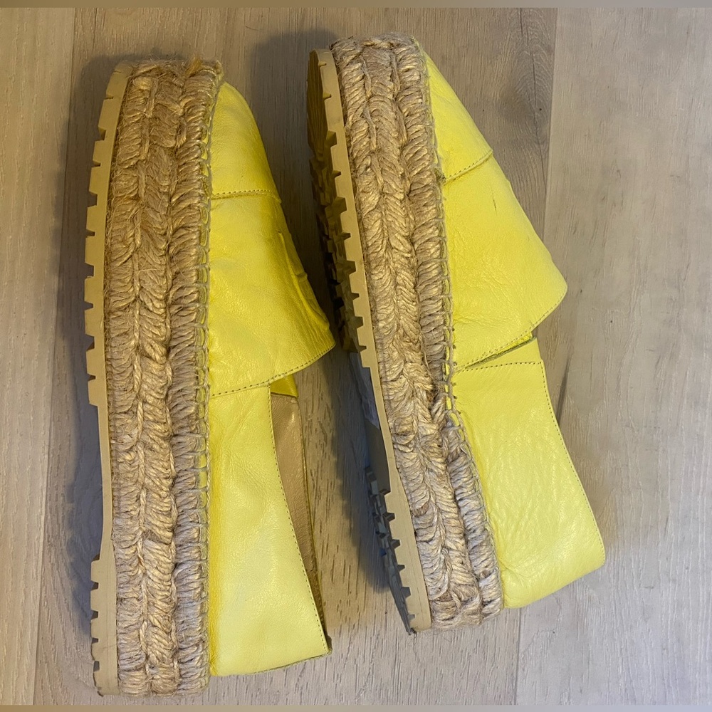 Etienne Aigner Wade Espadrille Loafers Sunflower Yellow Lamb Leather RARE - Sz 7 - Picture 4 of 6